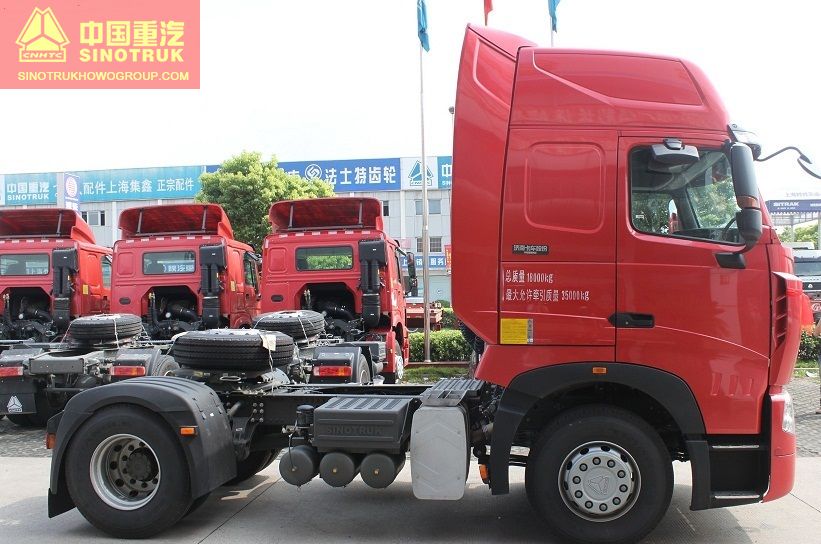 HOWO T7H Tractor Truck 4X2
