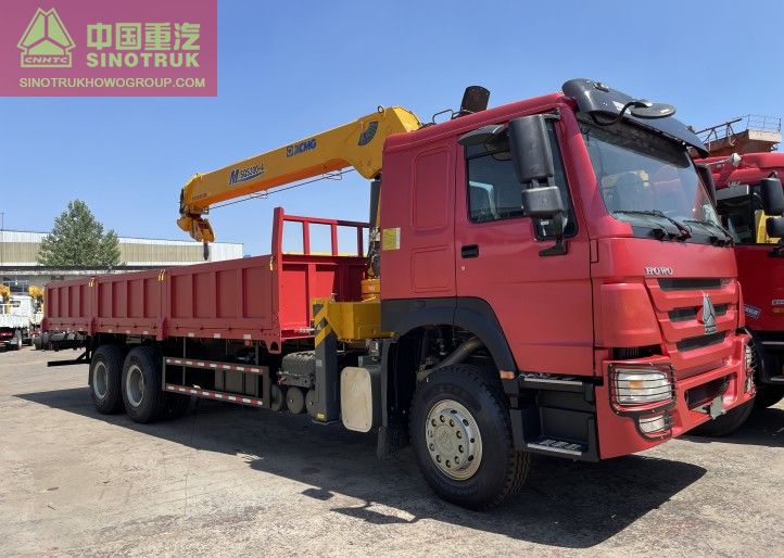 HOWO 6x4 Straight arm hydraulic crane mounting truck