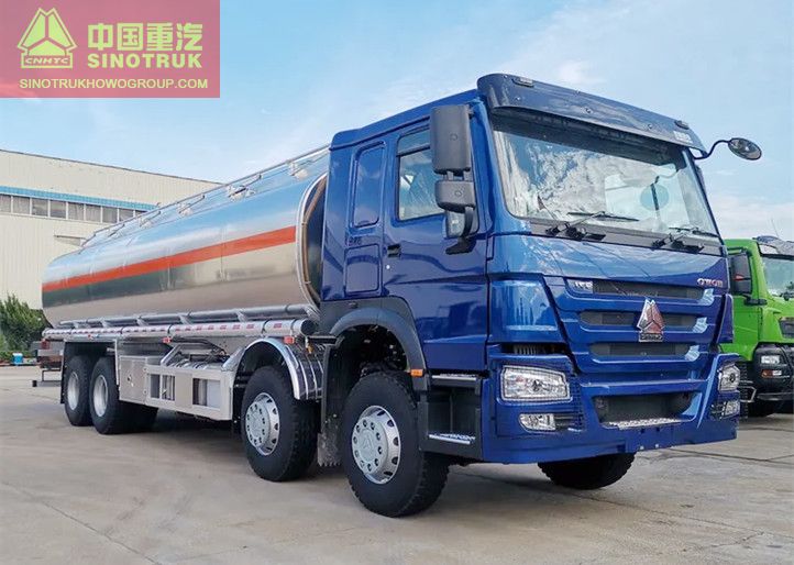 Sino Howo 20000 30000 liter fuel tank transport 12 wheels diesel oil tanker trucks for sale
